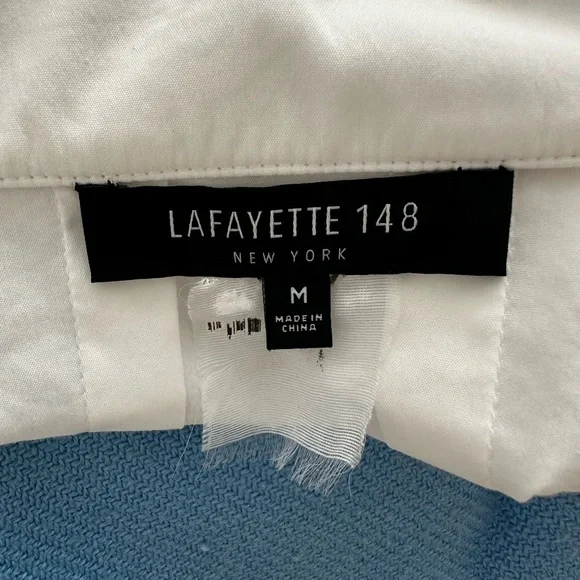 Elegant White Button-Up Shirt - Picture 8 of 9